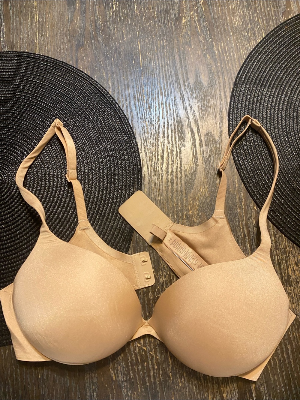 SKIMS ultimate push up plunge 33B clay Bra NWOT creases in pads